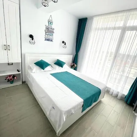 Sunset Memories Pool & Mamaia Nord 3*