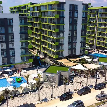 Sunset Memories Pool & Mamaia Nord Apartment 3*