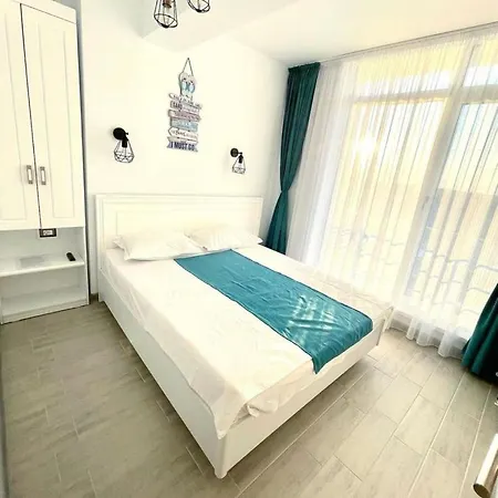 Sunset Memories Pool & Mamaia Nord 3*